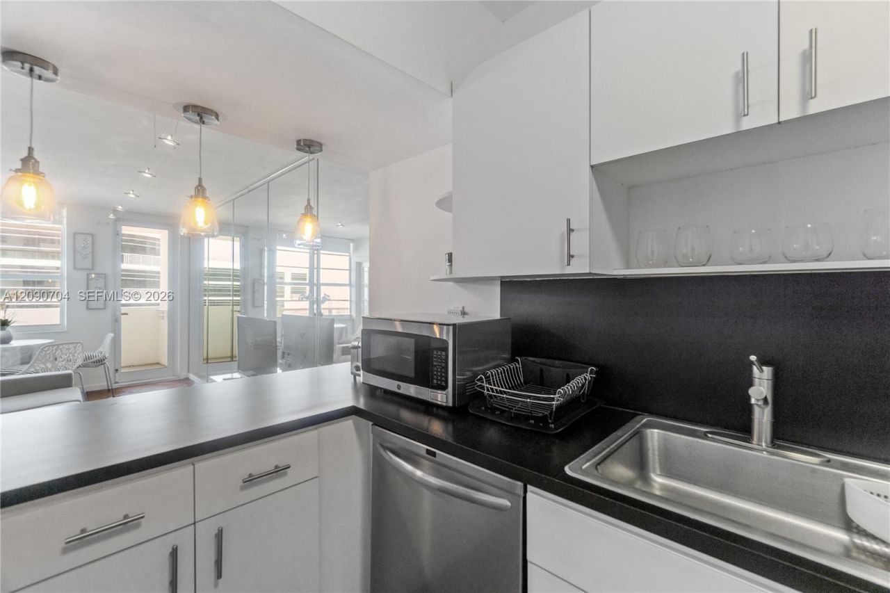100 Lincoln Rd , Unit 1127, Miami Beach, FL 33139 Photo