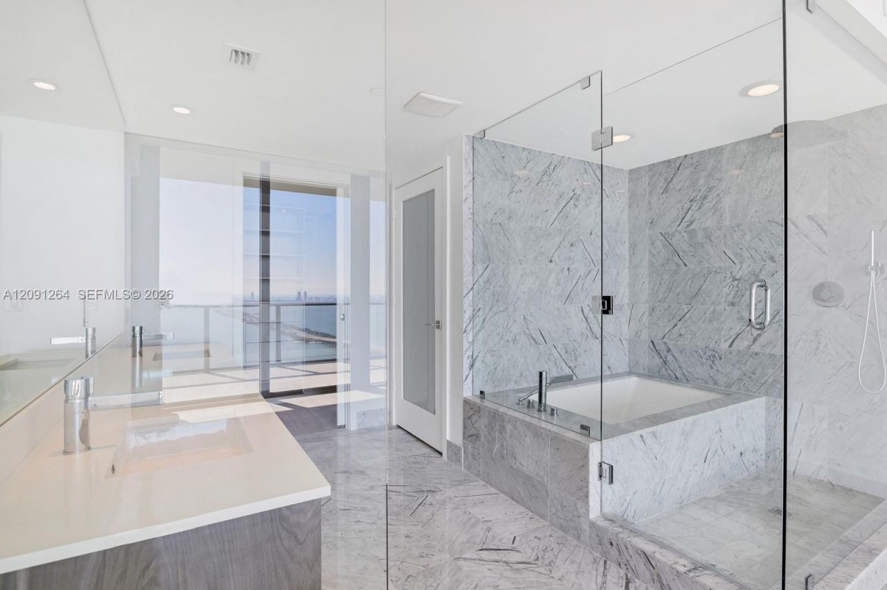 3131 NE 7th Ave , Unit 4803, Miami, FL 33137 Photo