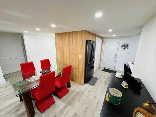 1555 W 44th Pl , Unit 214D, Hialeah, FL 33012