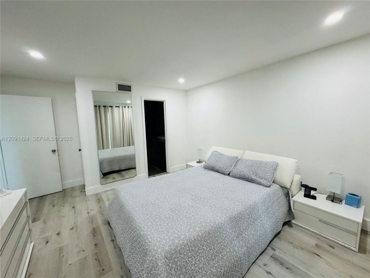 1555 W 44th Pl , Unit 214D, Hialeah, FL 33012 Photo