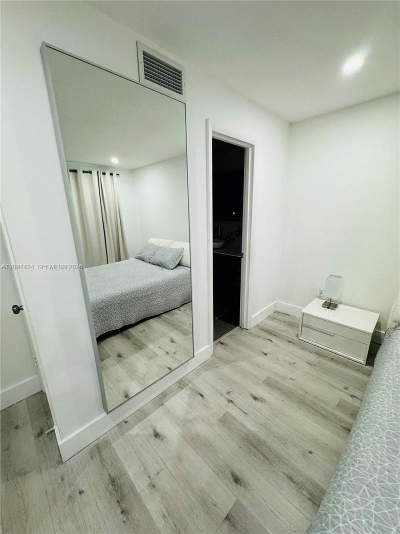 1555 W 44th Pl , Unit 214D, Hialeah, FL 33012 Photo