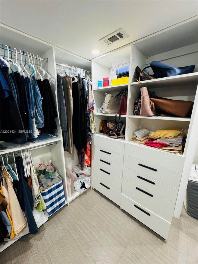 1555 W 44th Pl , Unit 214D, Hialeah, FL 33012 Photo