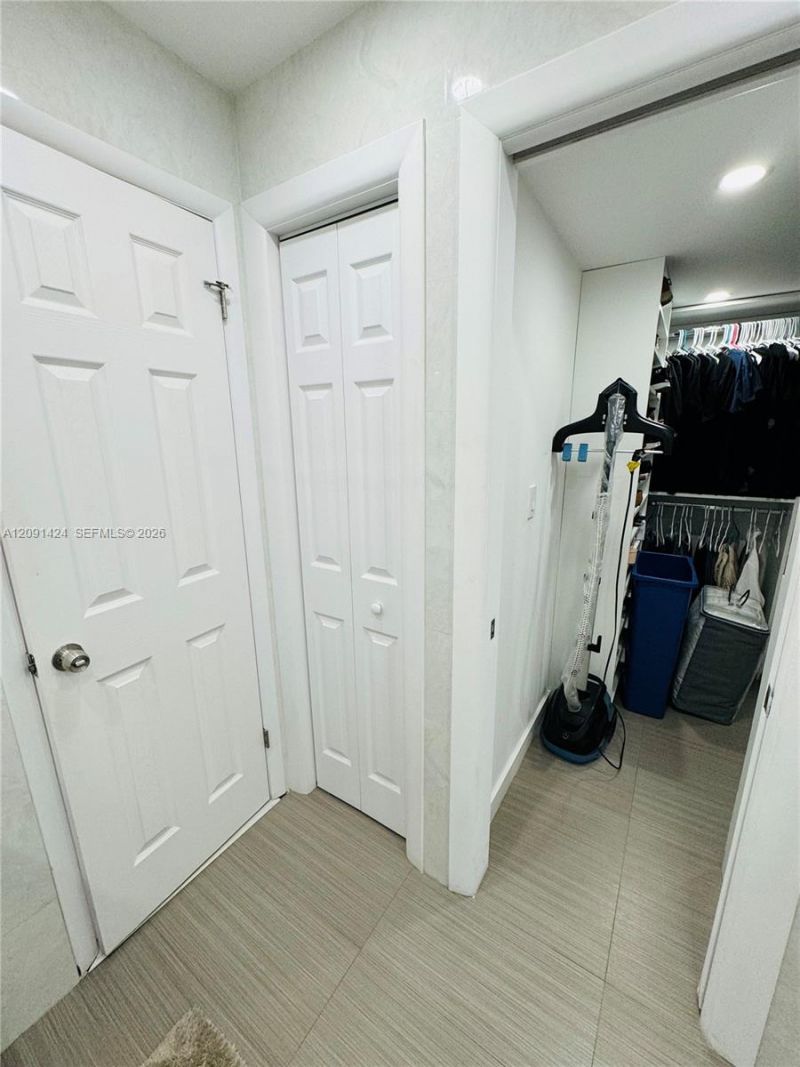 1555 W 44th Pl , Unit 214D, Hialeah, FL 33012 Photo