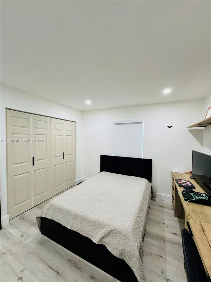 1555 W 44th Pl , Unit 214D, Hialeah, FL 33012 Photo