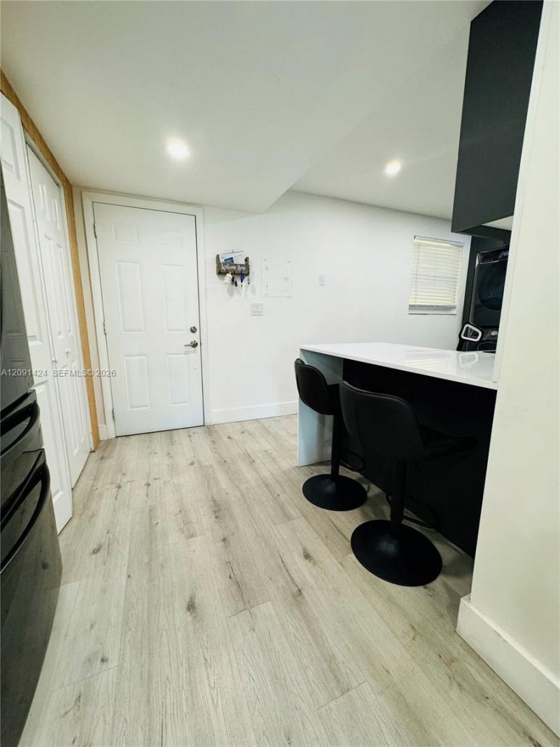 1555 W 44th Pl , Unit 214D, Hialeah, FL 33012 Photo