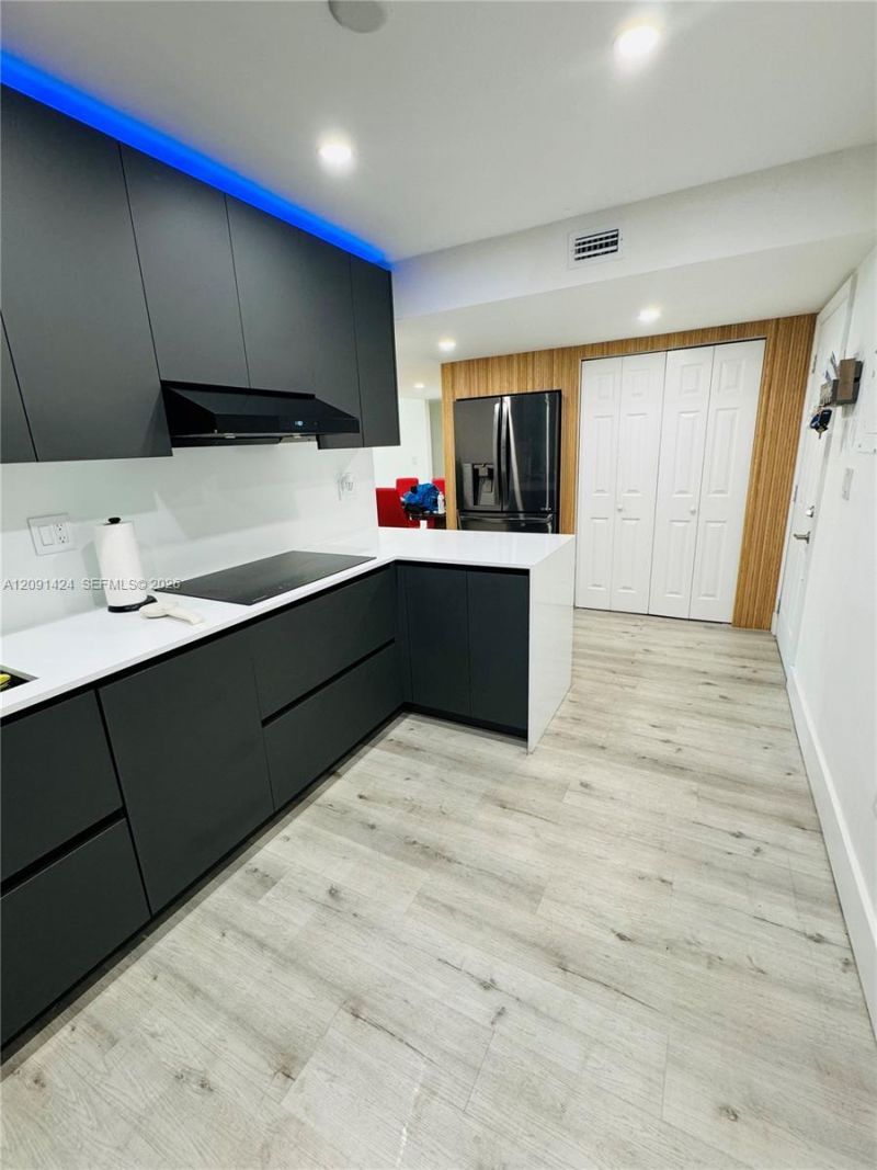 1555 W 44th Pl , Unit 214D, Hialeah, FL 33012 Photo