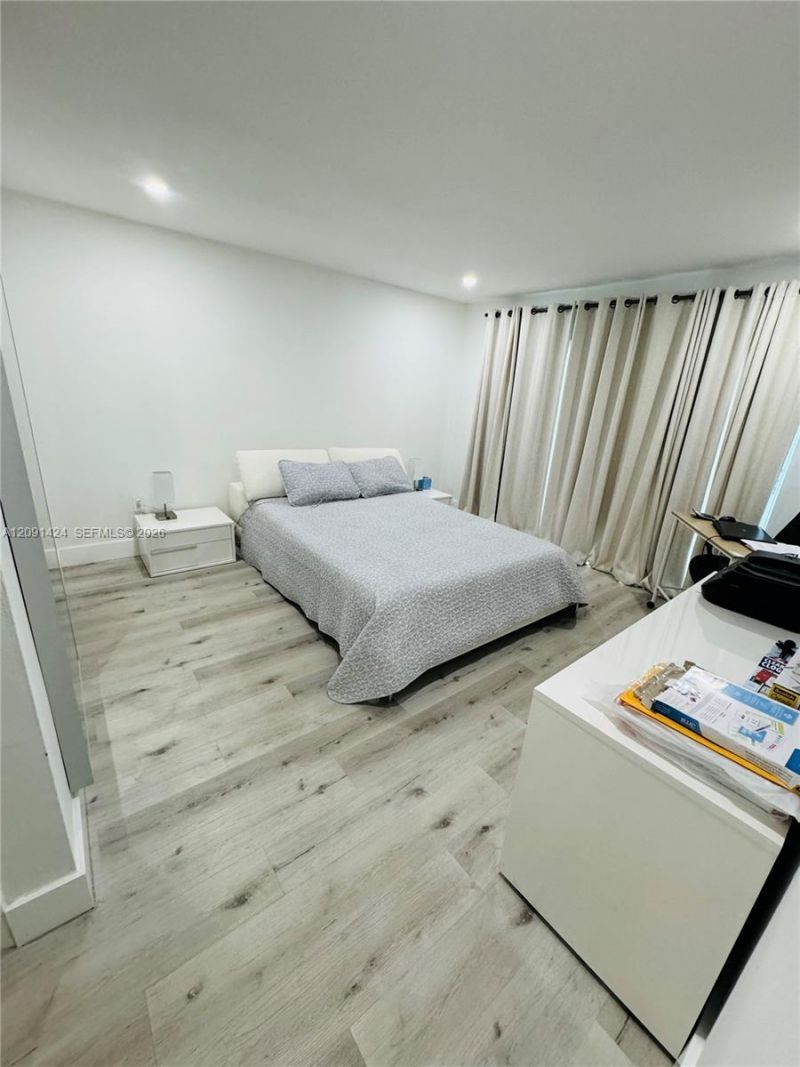 1555 W 44th Pl , Unit 214D, Hialeah, FL 33012 Photo