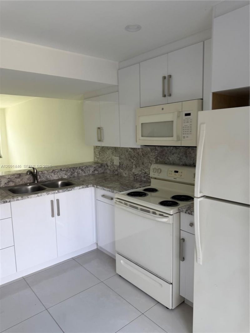 4008 W 9th Ct, Unit 56, Hialeah, FL 33012 Photo