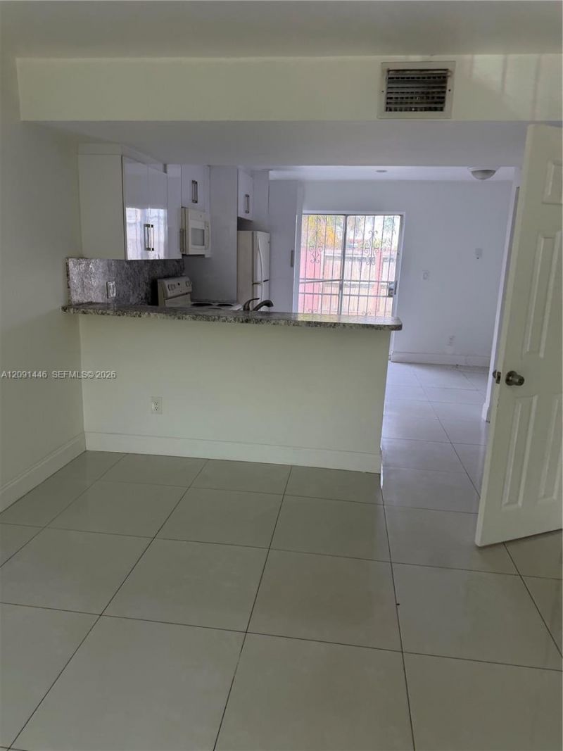 4008 W 9th Ct, Unit 56, Hialeah, FL 33012 Photo