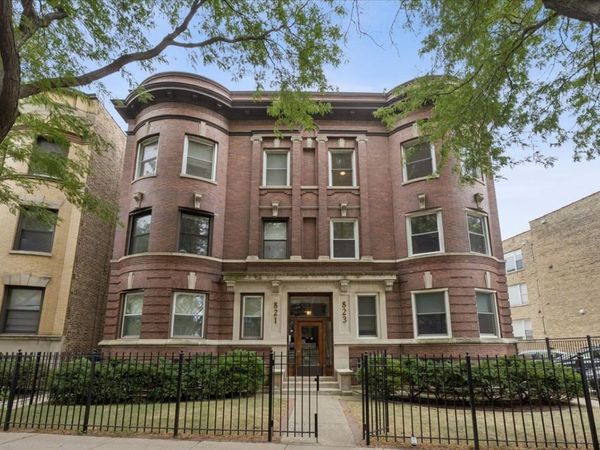 823 W Belle Plaine Avenue, Unit 3, Chicago, IL 60613