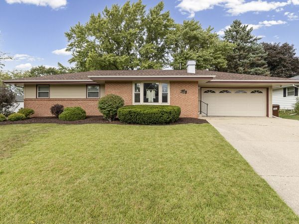 10 PROSPECT Junction , Stillman Valley, IL 61084