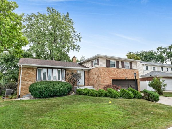 661 Winston Drive , Melrose Park, IL 60160