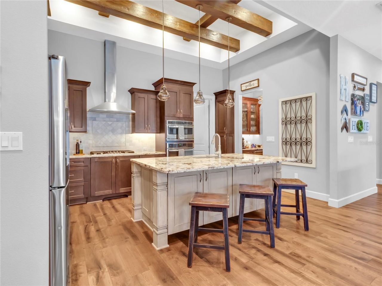 29547 Chapel Park Drive, Wesley Chapel, FL 33543 Photo