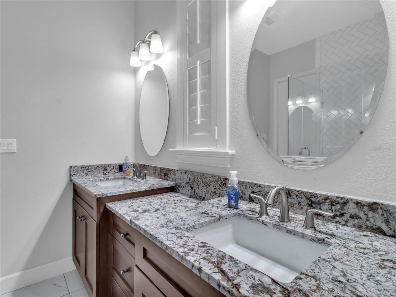 29547 Chapel Park Drive, Wesley Chapel, FL 33543 Photo
