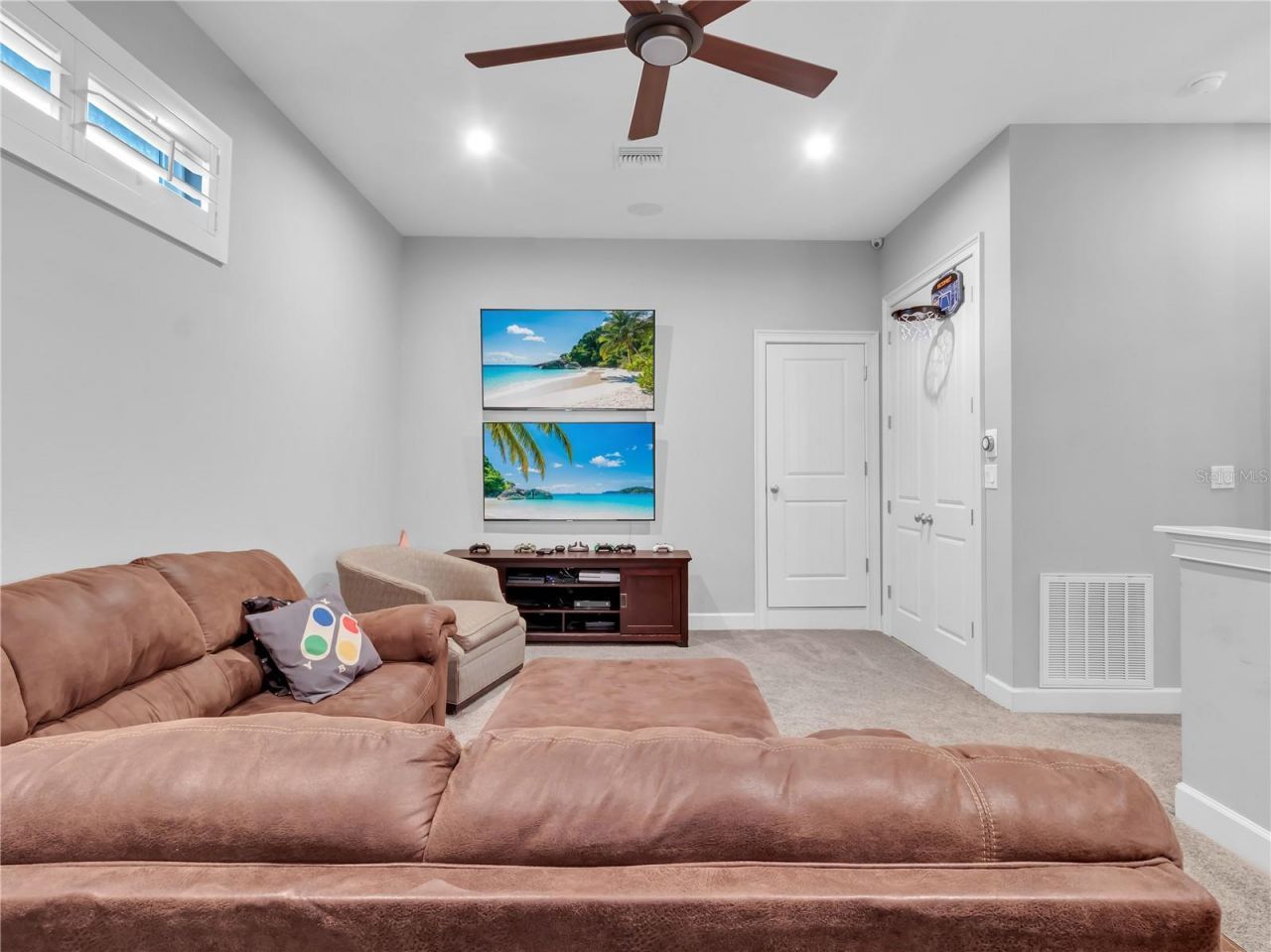 29547 Chapel Park Drive, Wesley Chapel, FL 33543 Photo