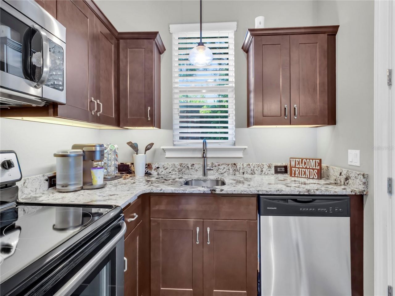 29547 Chapel Park Drive, Wesley Chapel, FL 33543 Photo