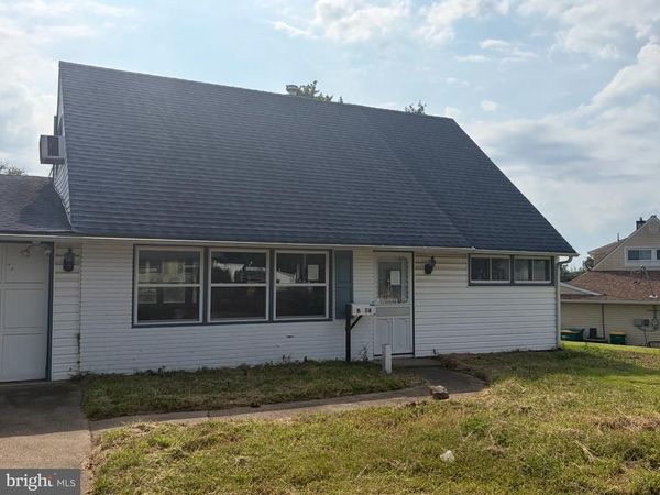 14 CIRCLE ROAD , LEVITTOWN, PA 19057