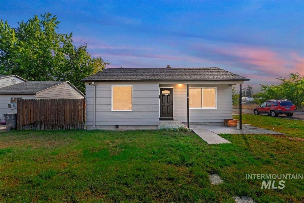 10 N Harrell St, Boise, ID 83706 Main Photo