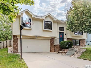 6725 N 108 Avenue, Omaha, NE 68164