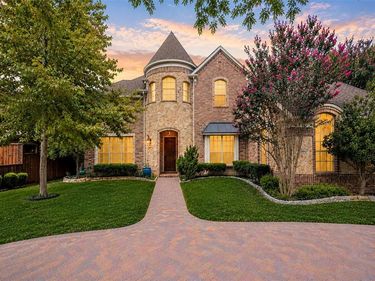 8319 Midway Road, Dallas, TX 75209
