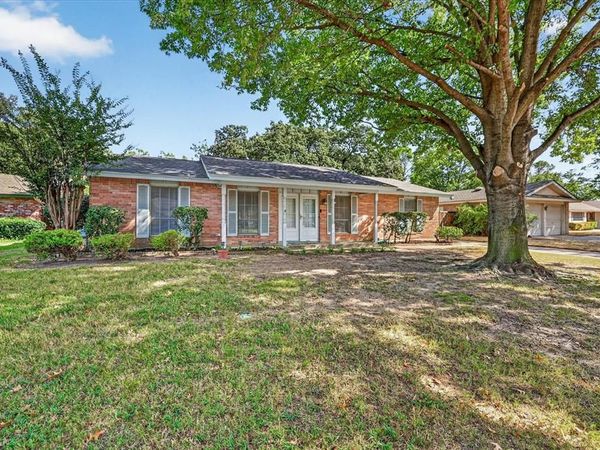 3016 Friendswood Drive, Arlington, TX 76013