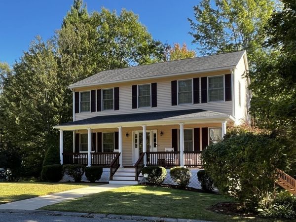 8 Pinewood Rd, Amesbury, MA 01913