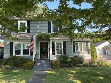 925 4th Street NW, New Philadelphia, OH 44663