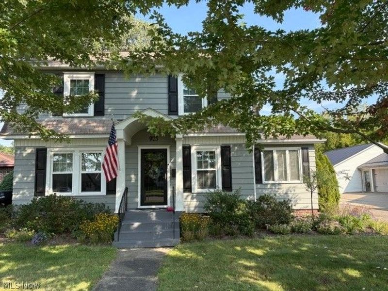925 4th Street NW, New Philadelphia, OH 44663 Photo 1