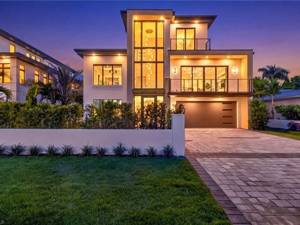 1085 SANDPIPER ST , NAPLES, FL 34102
