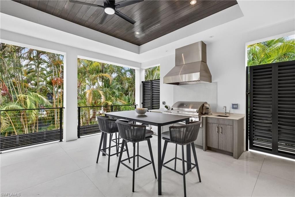 1085 Sandpiper St, Naples, FL 34102 Photo