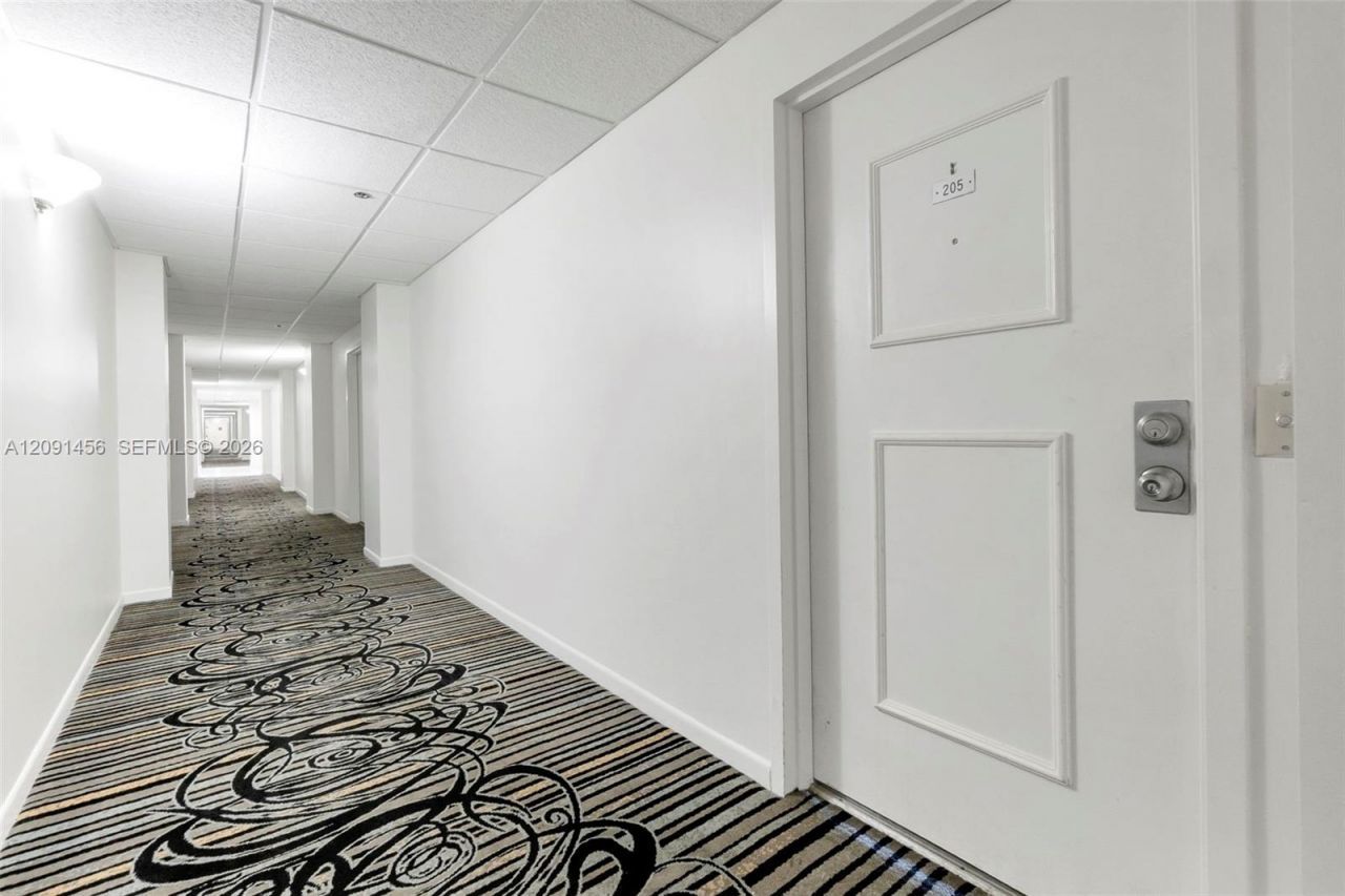 3200 Port Royale Dr N , Unit 205, Fort Lauderdale, FL 33308 Photo