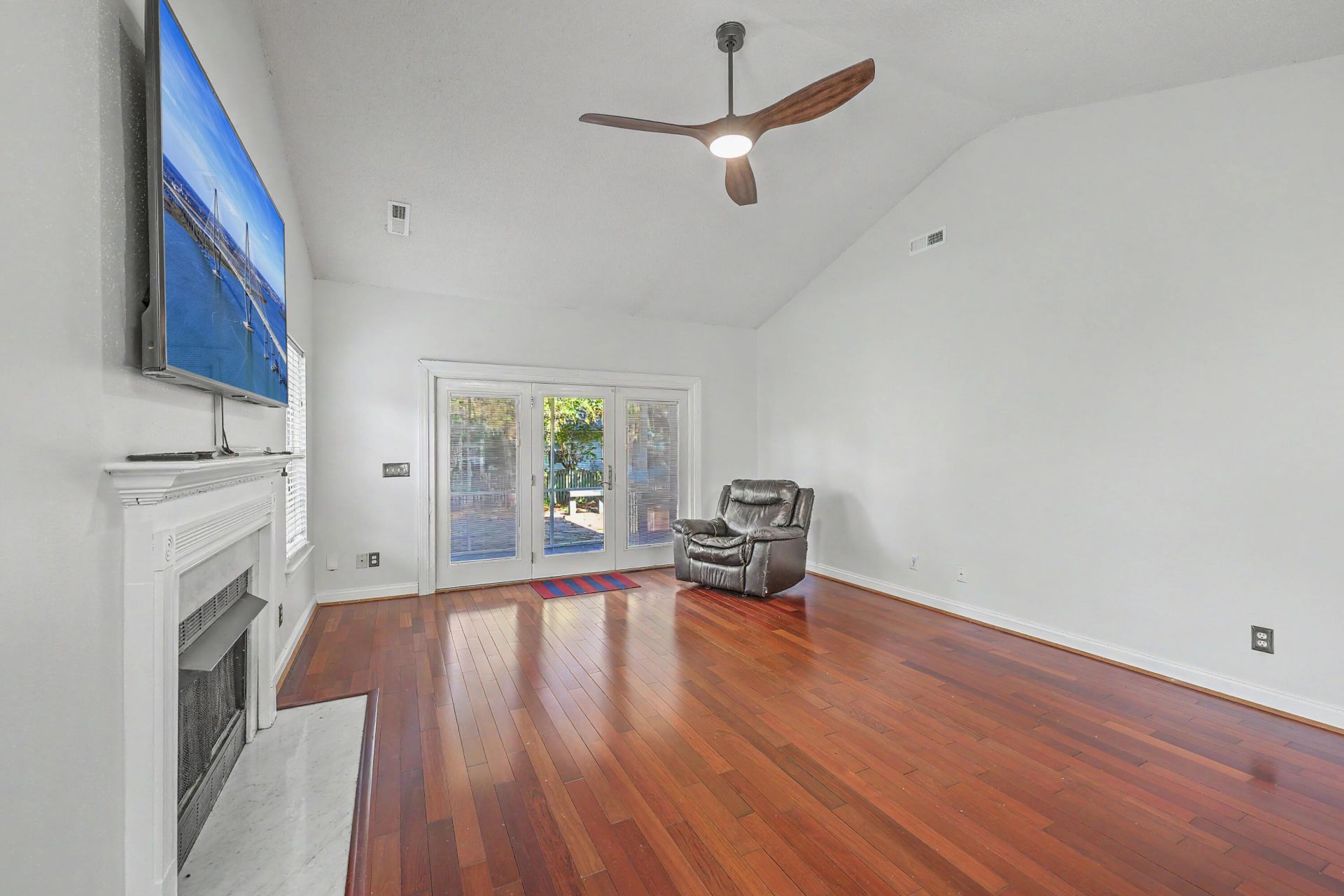 125 Presidio Bend Photo 8