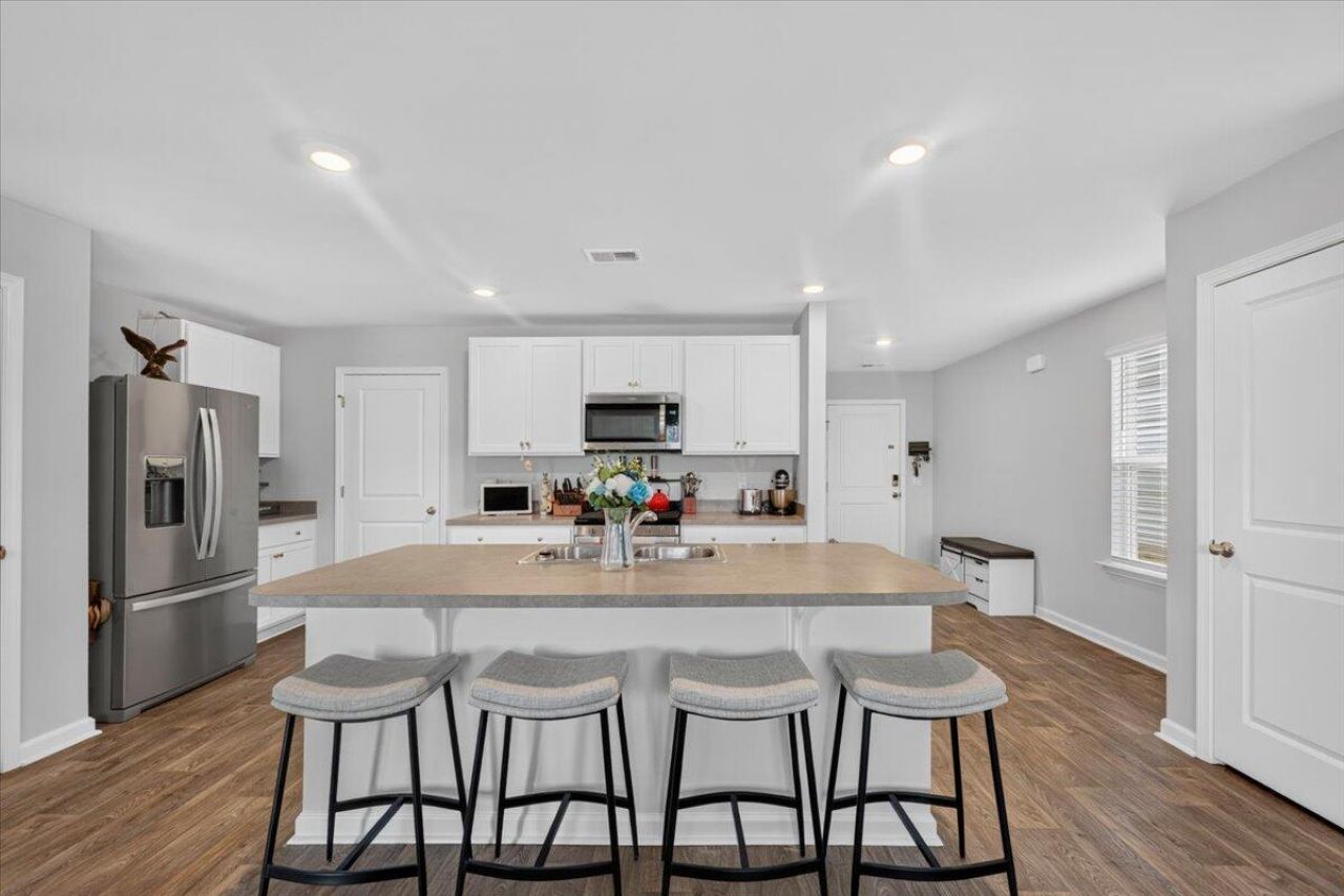 212 Coral Sunset Way Photo 4