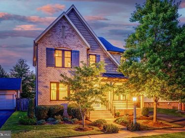 23483 AUTUMN SKY COURT, BRAMBLETON, VA 20148