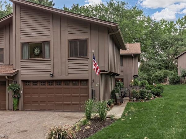 791 Geddes Bluff , Sagamore Hills, OH 44067