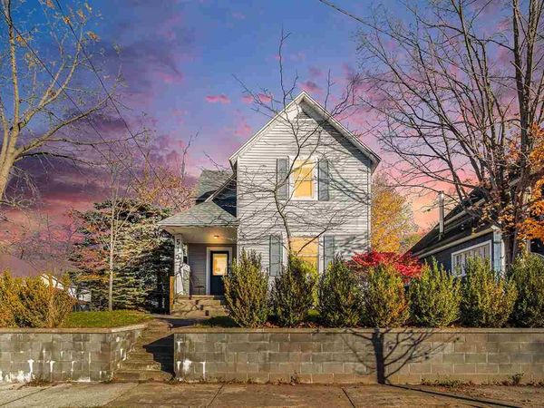513 Liberty Street, Petoskey, MI 49770