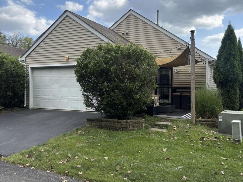 2848 Hillstone Street , Columbus, OH 43219 Photo 10