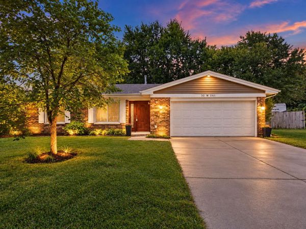 30W261 Leominster Court , Warrenville, IL 60555
