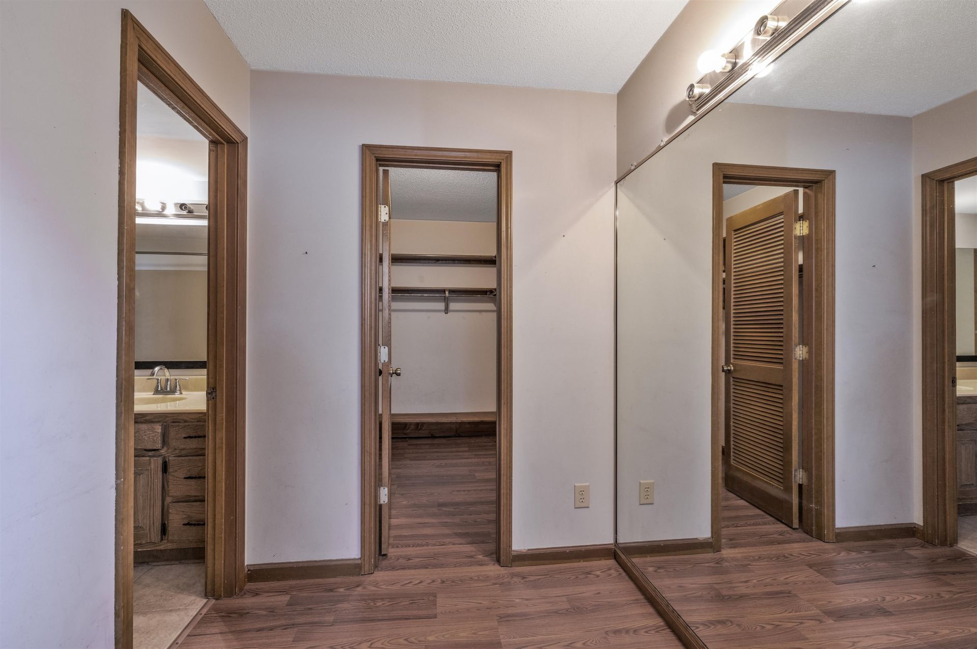 917 Tiffany Ct. Photo 9