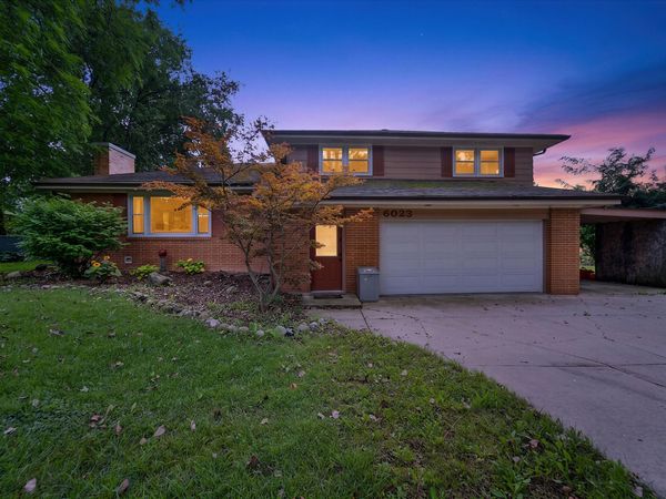 6023 Princeton Ln, Caledonia, WI 53402