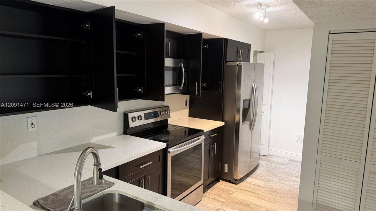 8600 SW 212th St, Unit 205, Cutler Bay, FL 33189 Photo