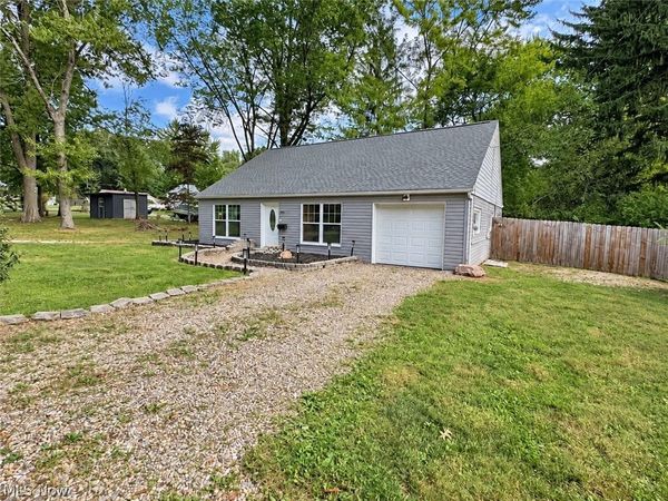 3679 Sanford Avenue , Stow, OH 44224