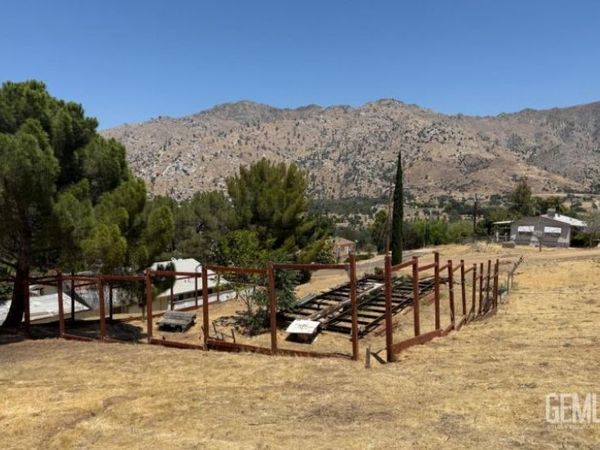 747 Redhill Road, Bodfish, CA 93205