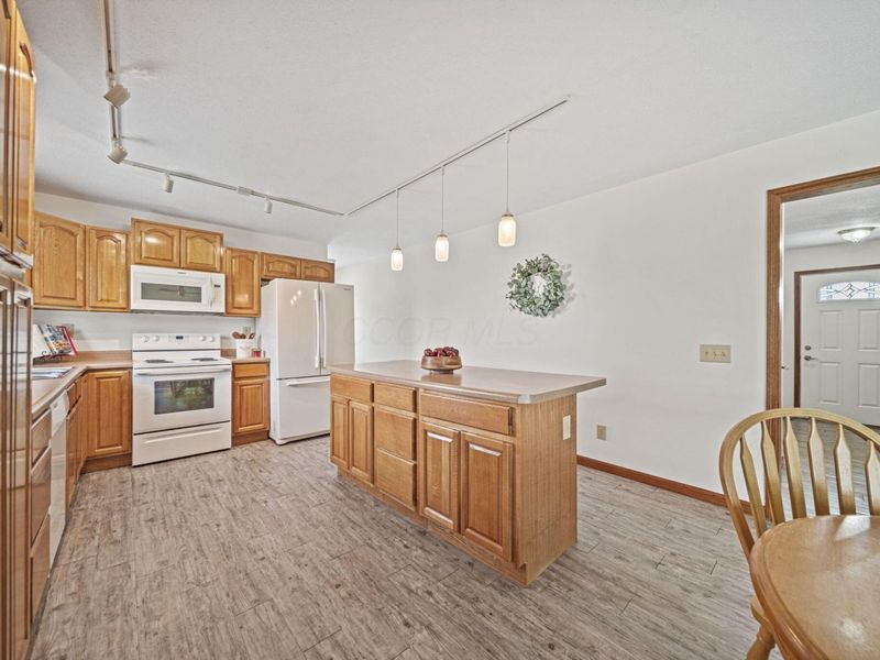 7490 Dyer Road, Mount Sterling, OH 43143 Photo 13