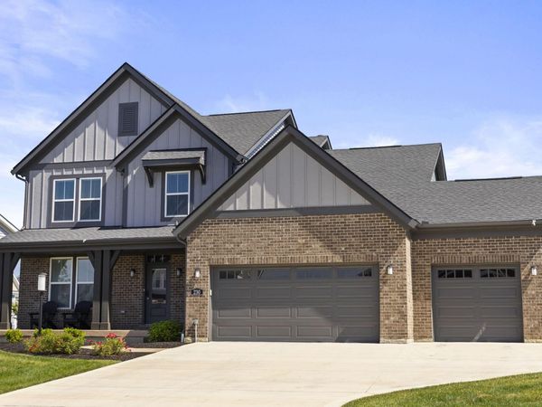 230 Pickerington Ponds Drive , Pickerington, OH 43147