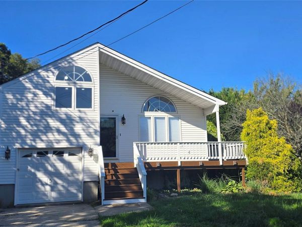 107 Parkview Drive , Shirley, NY 11967
