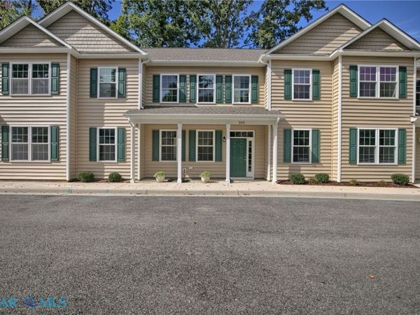 203 Patriots Village Court, West Point, VA 23181
