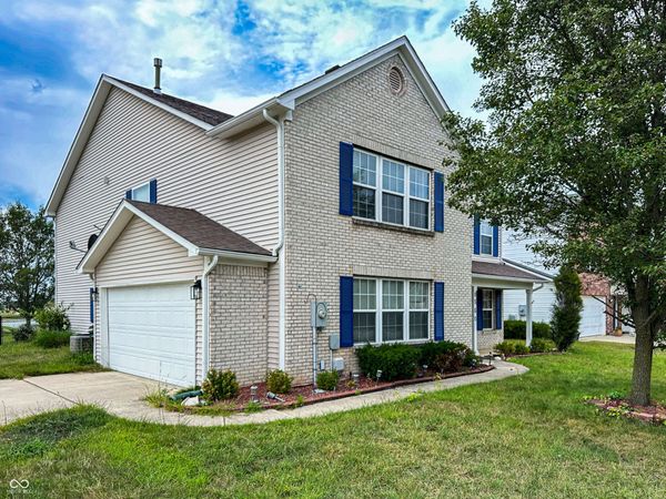8560 N Springview Drive , McCordsville, IN 46055