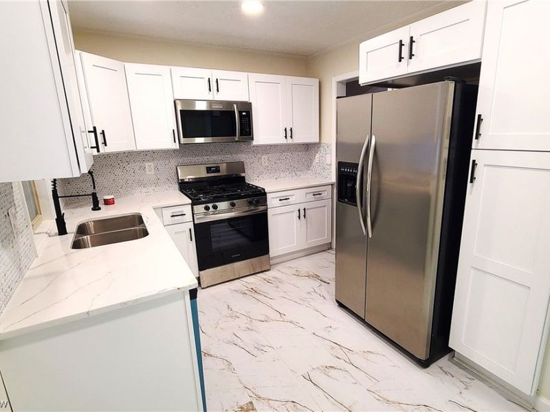 13517 Saint James Avenue, Cleveland, OH 44135 Photo 22