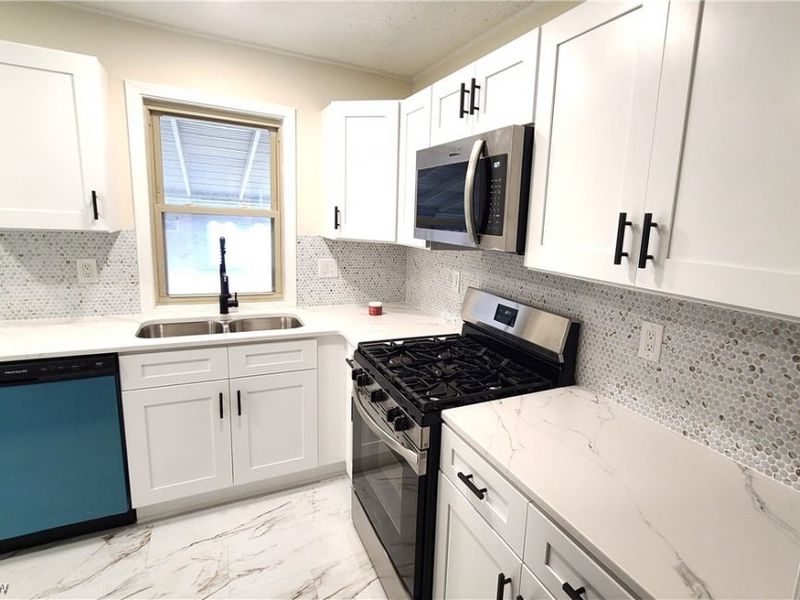 13517 Saint James Avenue, Cleveland, OH 44135 Photo 25